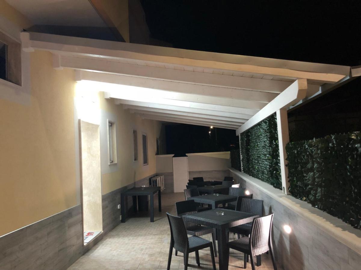B&B A Casa Di Papi Лиццано Экстерьер фото